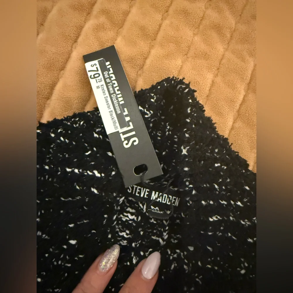 Steve Madden Kirsten Sweater size M NWT - Picture 3 of 4